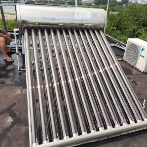 Sửa máy nước nóng năng lượng mặt trời giá rẻ HCM
